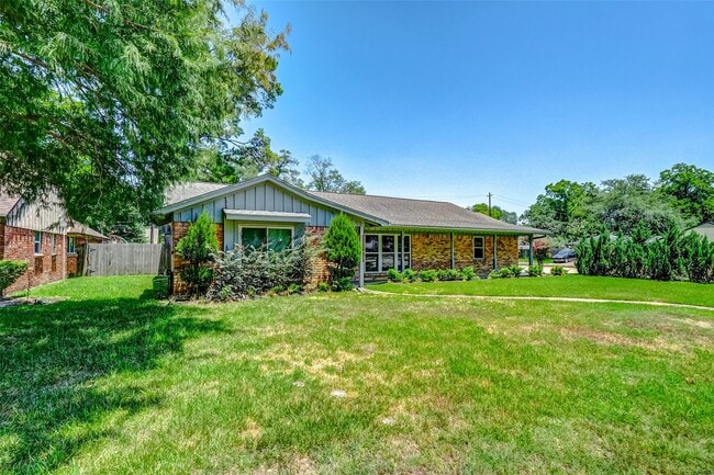 Building Photo - 1202 Shadeland Dr