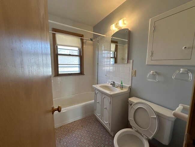 Photo - 802 Carrington Ave