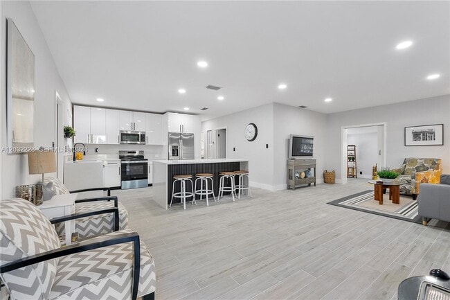 Building Photo - 510 E Acre Dr