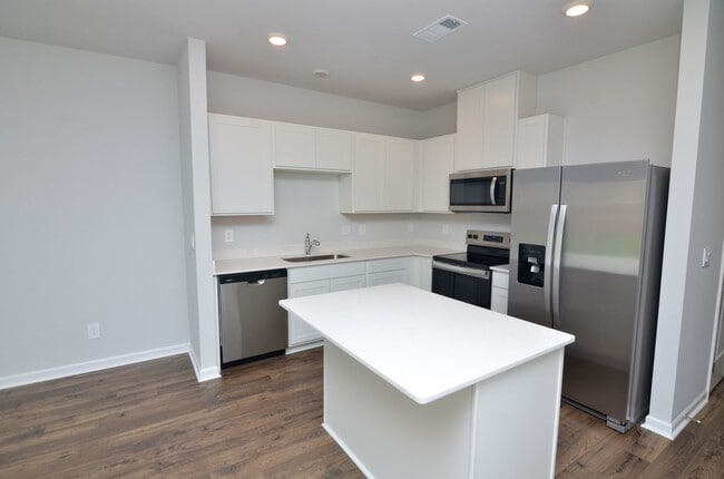 Photo - 1017 Keyes Pl