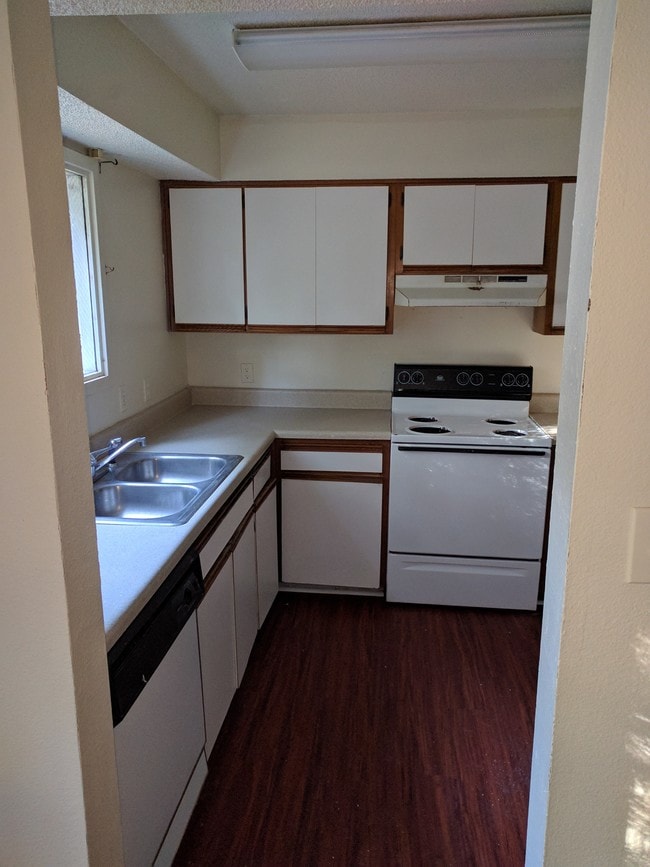 Photo - Inverness Apartments