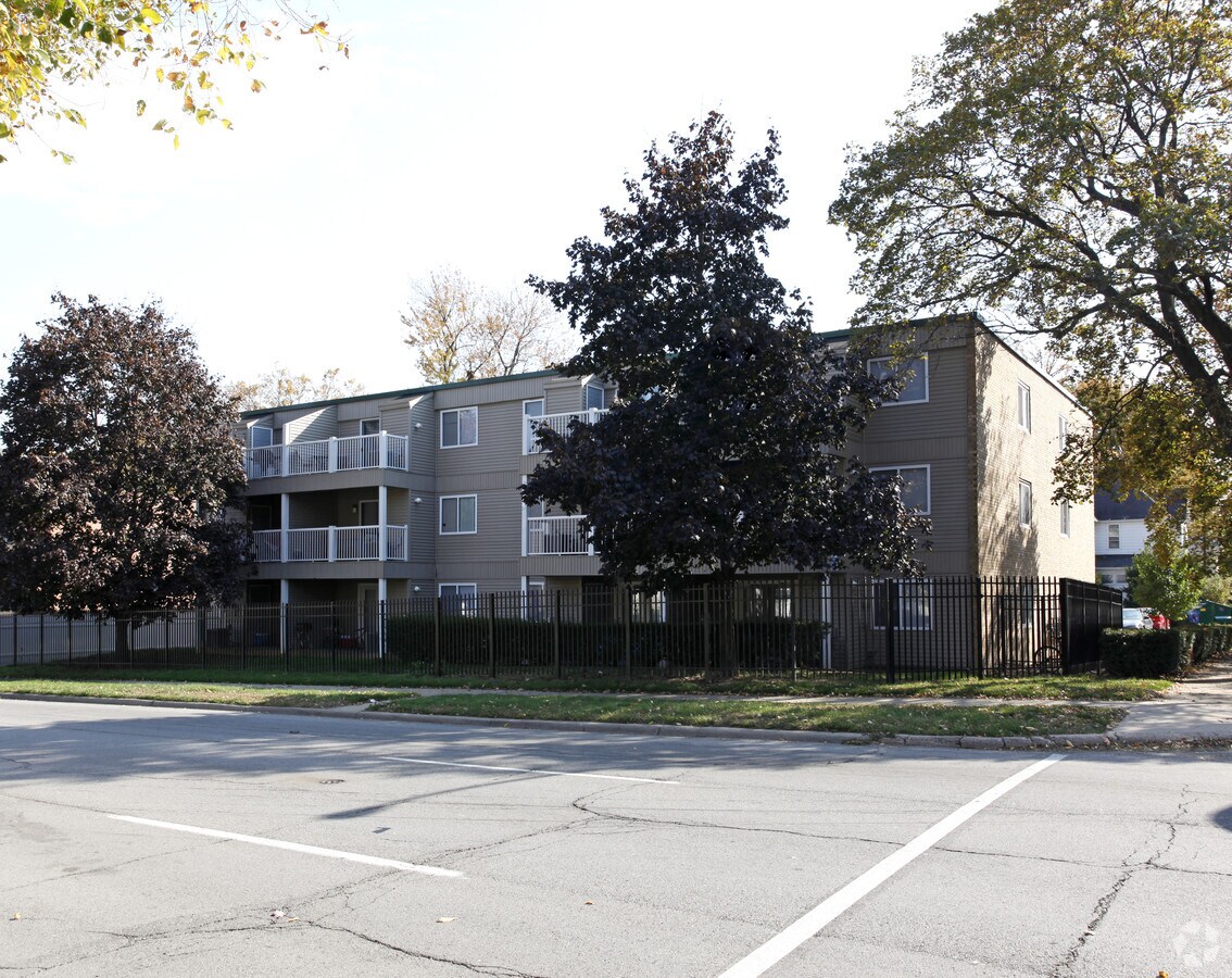 Photo - 517 Washtenaw Rd