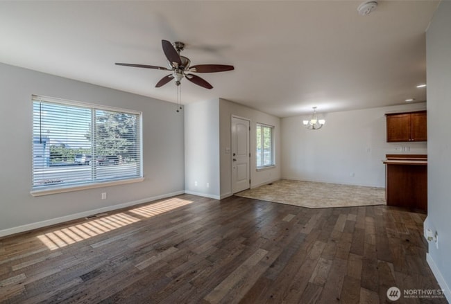 Photo - 1519 Springwater Ave