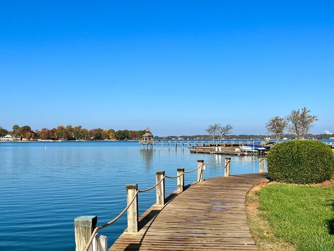 Photo - Waterfront Condo Fully Renovated for Lease on Lake Norman at Davidson Landing