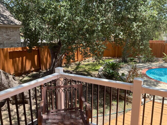 Photo - 4 Bedroom Oasis with Pool, Close to Milita...