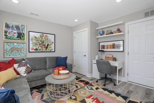 Photo - 4861 Lismore Ln