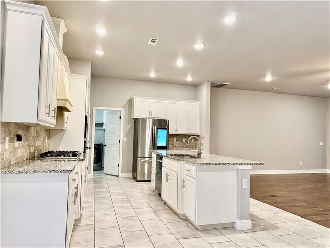 Photo - 4504 SW Plumley Ave