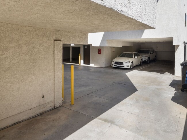 Photo - BELLA APARTMENTS: Beautiful 2 Bed - 2 Bath Unit 3