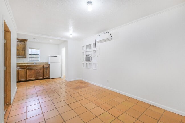 Photo - 402 Bomar St