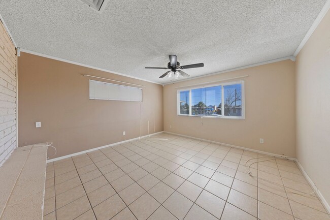 Photo - Vintage Henderson Gem Near Water Street District