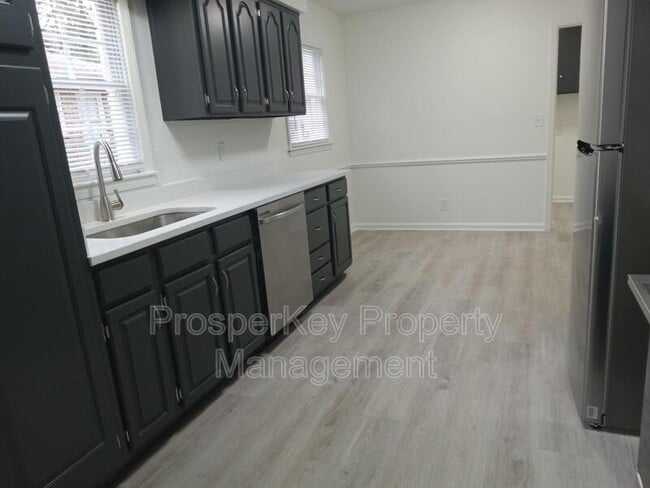 Photo - 3736 Winkfield Pl