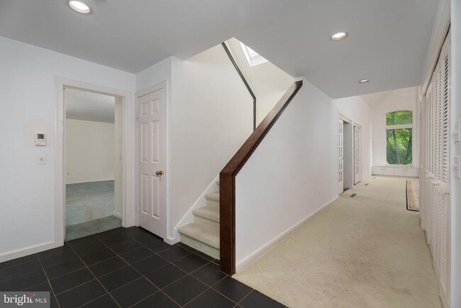 26 Constitution Hill W