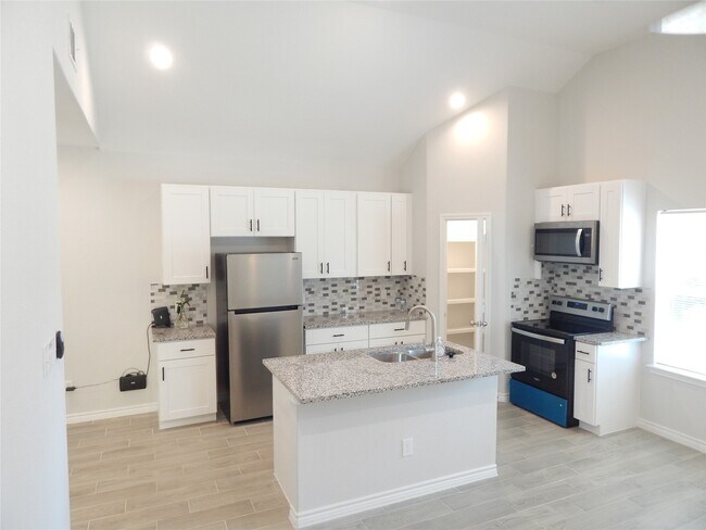 Photo - 230 Northlawn St