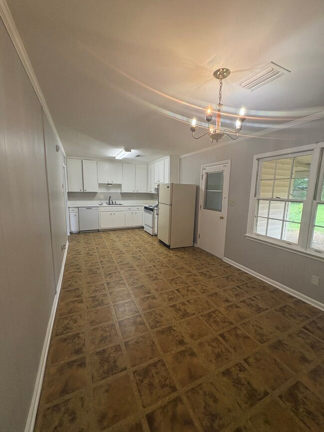 Photo - 320 Sultan Ct