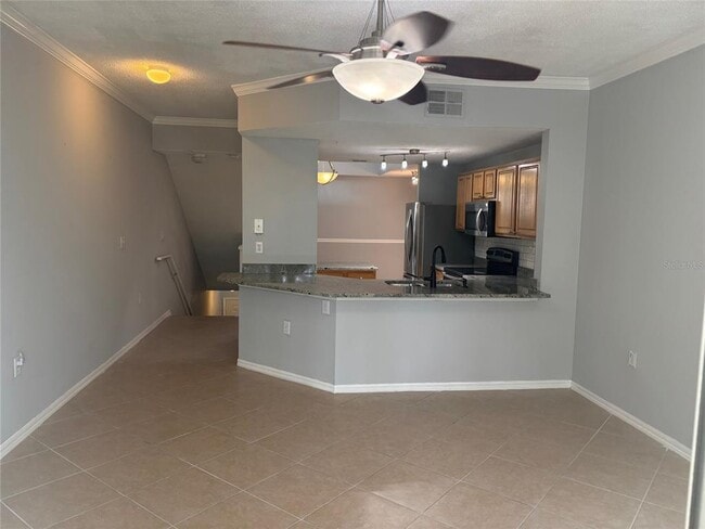 5600 Bentgrass Dr Unidad 8-103
