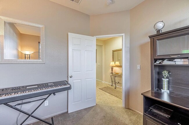 Photo - 2534 Mapleleaf Terrace