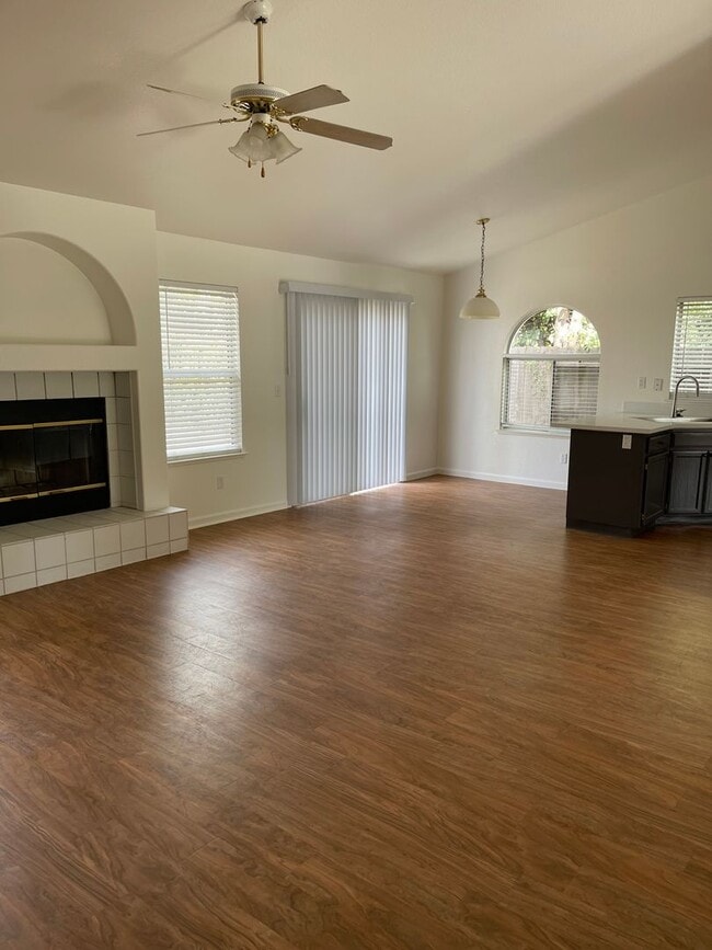 9743 Deep Water Ln