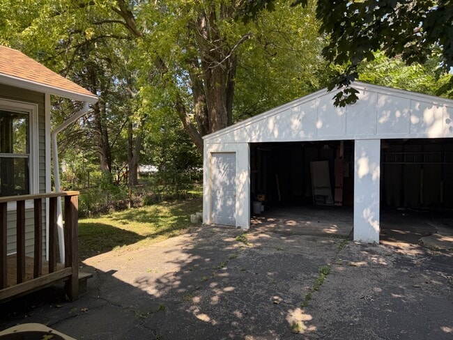 209 Yates Ave