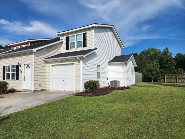 Photo - Beautiful 3 bed 2 1/2 bath townhome in a gated community with a pool. Showings Coming Soon!!!