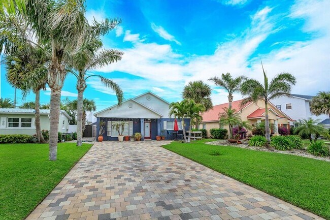 Photo - 830 E 25th Ave