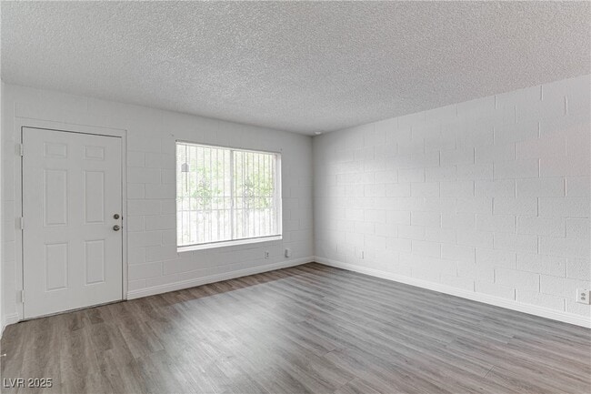 Building Photo - 625 S Royal Crest Cir Unit 8 Rental