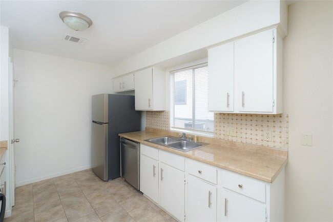 Photo - 5603 Porsche Ln