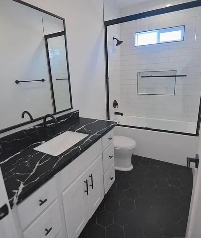 Photo - 1178 Leighton Ave