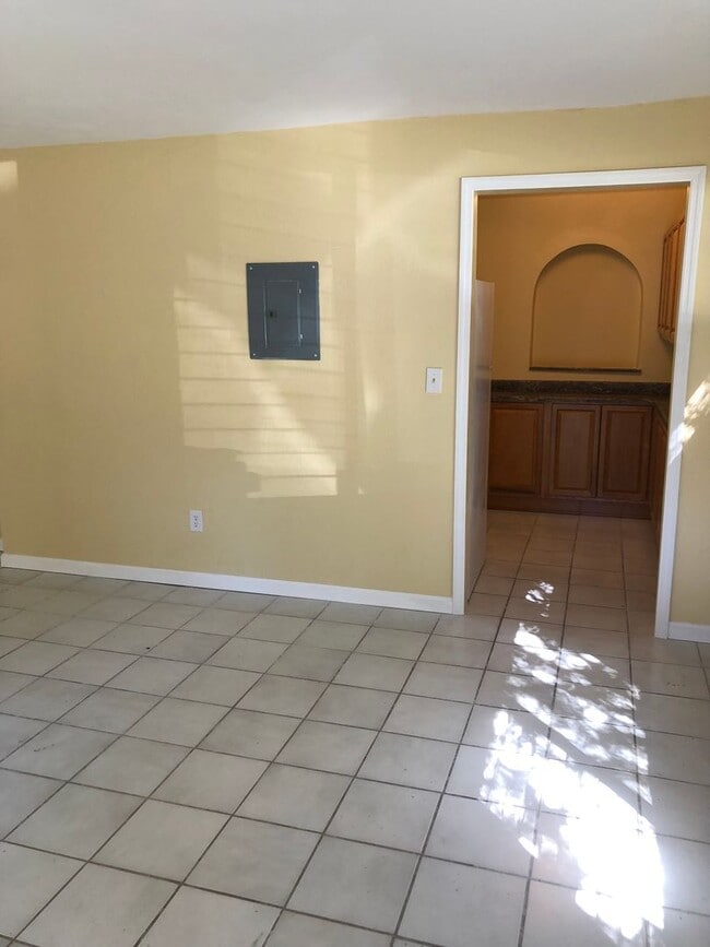 Photo - Great home in West Park off of Newberry Road.