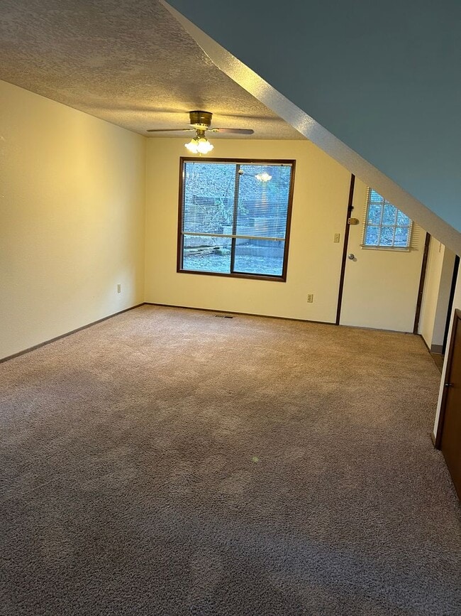 Photo - (379) Glenridge Dr. - 2 Bedroom / 1.5 Bathroom - Townhome Duplex Unidad 2867