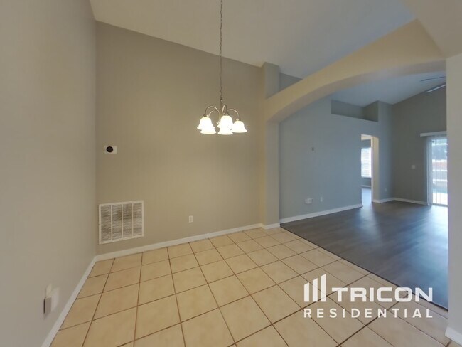 Photo - 5740 Rywood Dr House