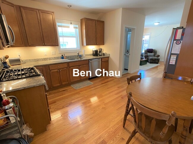 Photo - 537 Main St Unit 2B