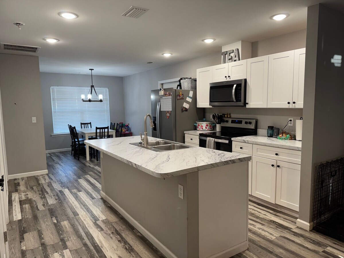 Photo - Open Floorplan Home in Magnolia Gardens