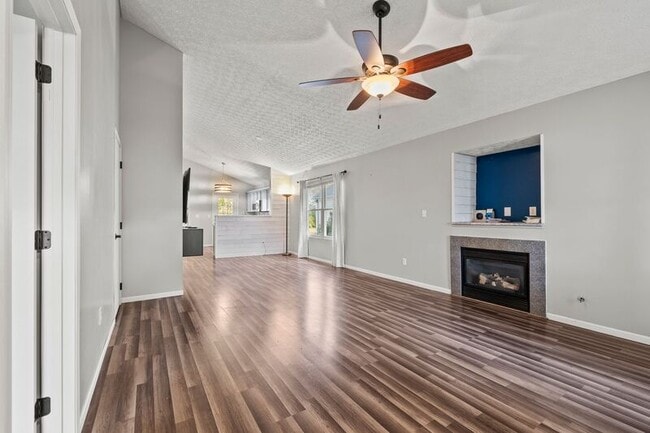 Photo - 1522 Sargas St