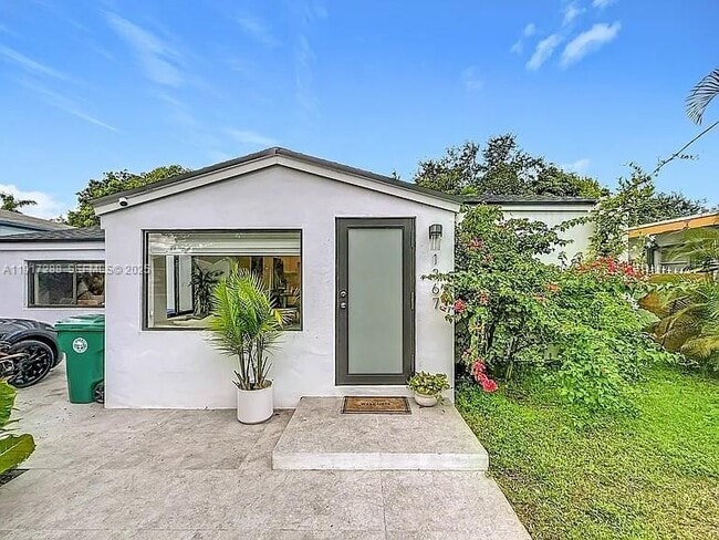 Photo - 1367 NW 41st St