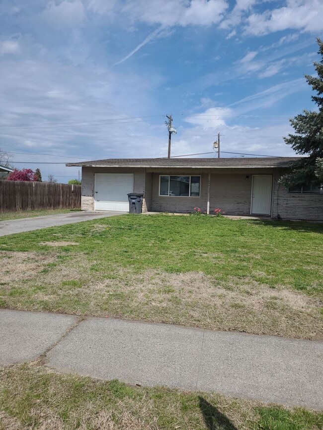 Building Photo - 8912trav Unit 8912A Travis Rental