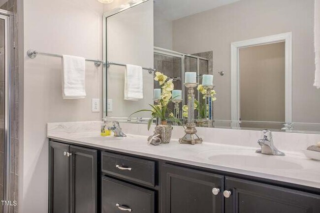 Photo - 312 Acorn Hollow Pl