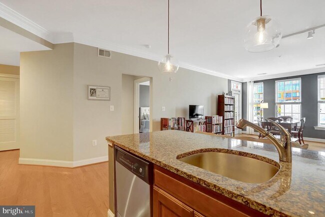 Photo - 1023 N Royal St Unit 312