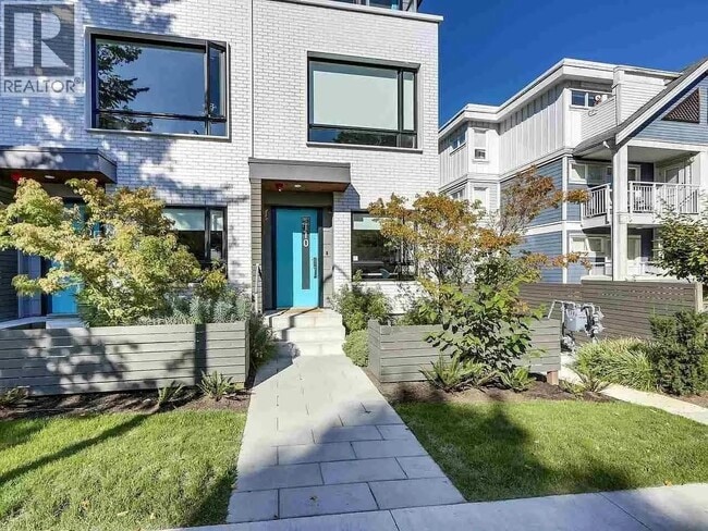 Photo - 321 E 16th Ave