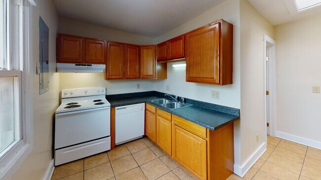 Photo - 1373 Indianola Ave