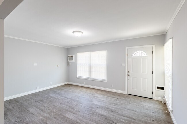 Photo - 1049 Ruberta Ave Unidad Ruberta