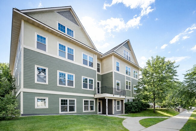 Eagle Crossing Luxury Apartments
