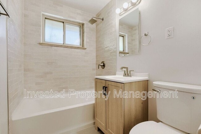 Photo - 4660 Upham St
