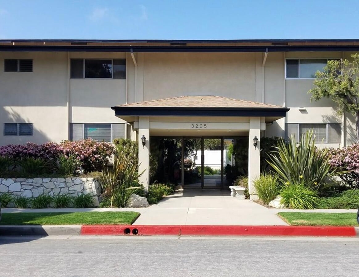 Photo - 3205 Merrill Dr Unidad 19