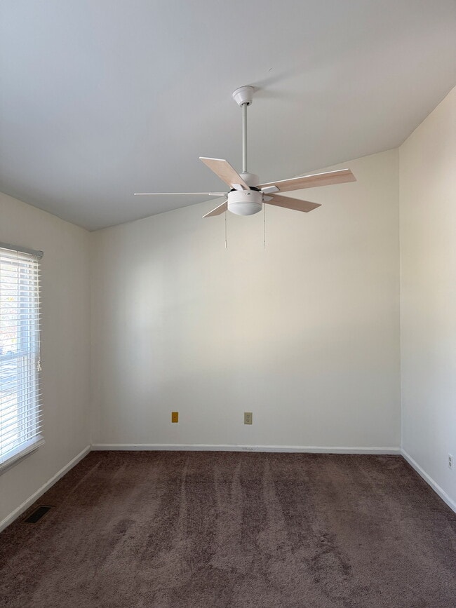 Photo - 103 Toura Ln