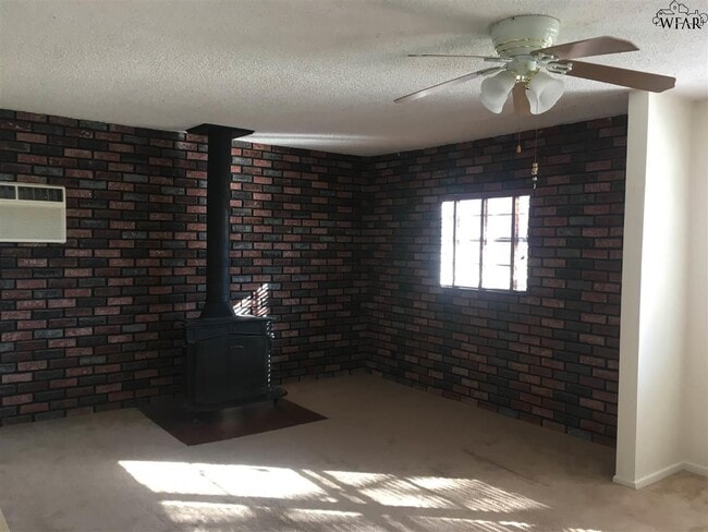 1438 Harris Ln