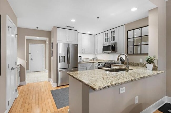 Photo - 1125 Maxwell Ln Unit 15A