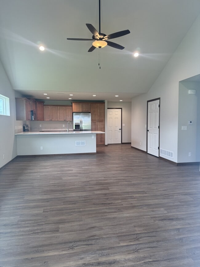 Photo - 204 W Ida Ln