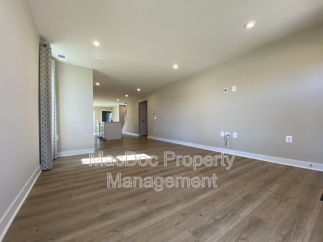 Photo - 18422 Centennial Cir