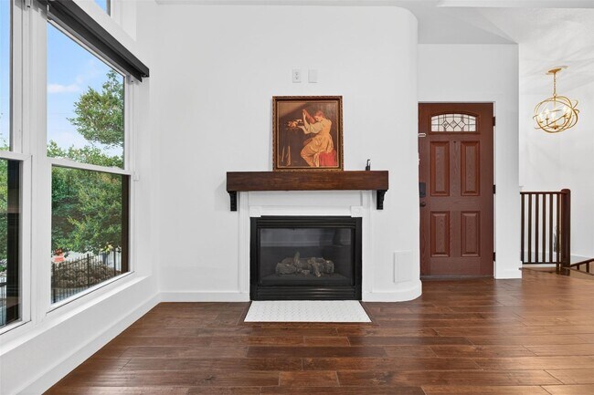 Photo - 2716 Bagby St