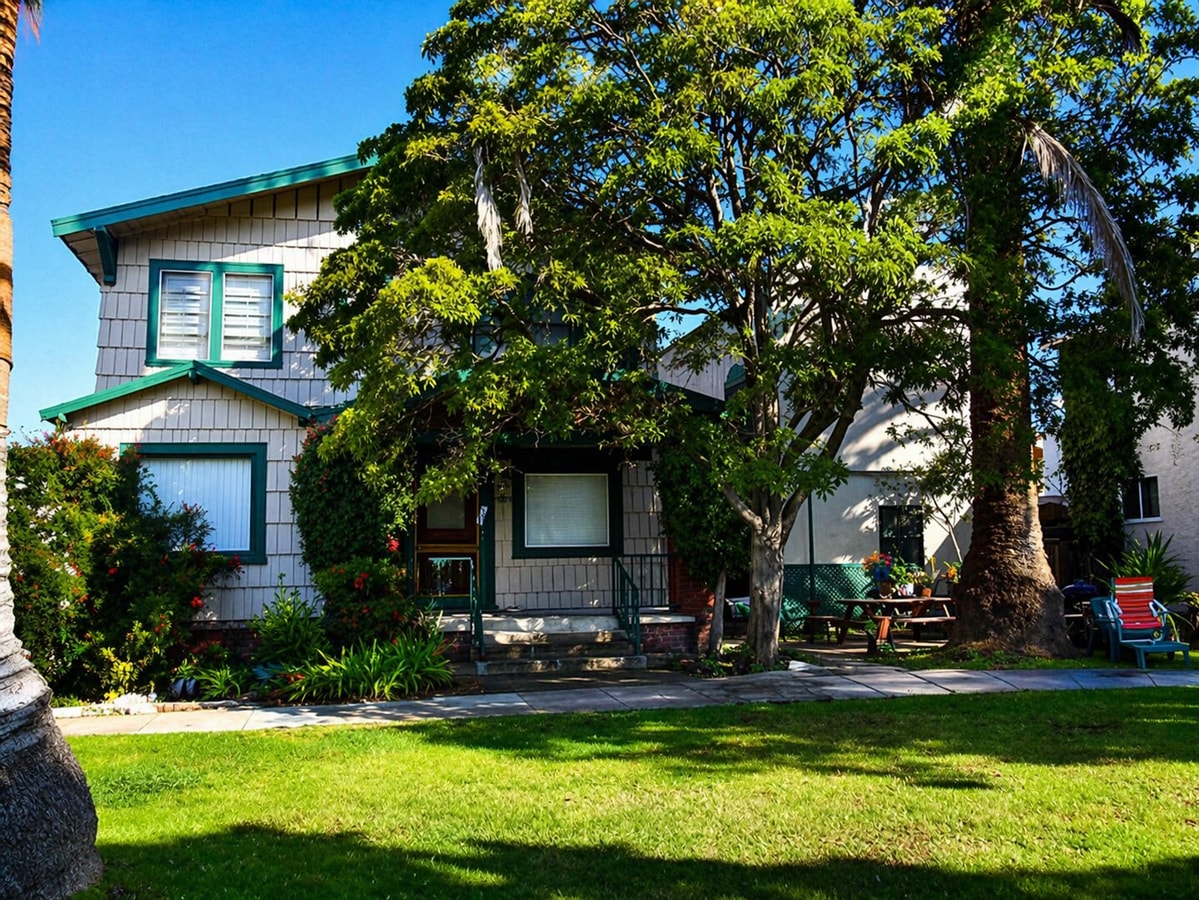11923-27 Venice Blvd - 11923-27 Venice Blvd
